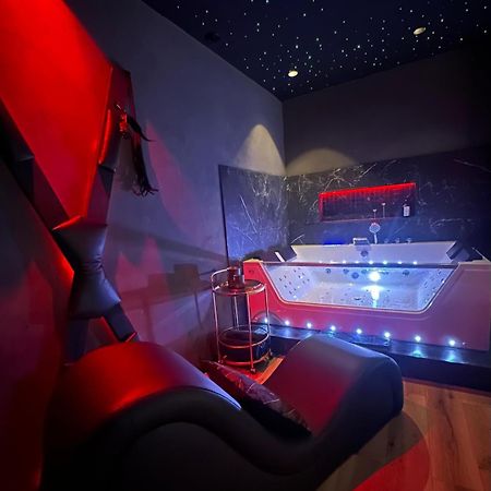 Loveroomxspa Bourg-Saint-Christophe Exteriér fotografie