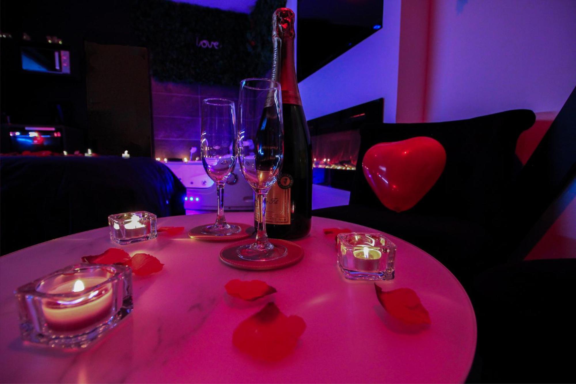 Loveroomxspa Bourg-Saint-Christophe Exteriér fotografie