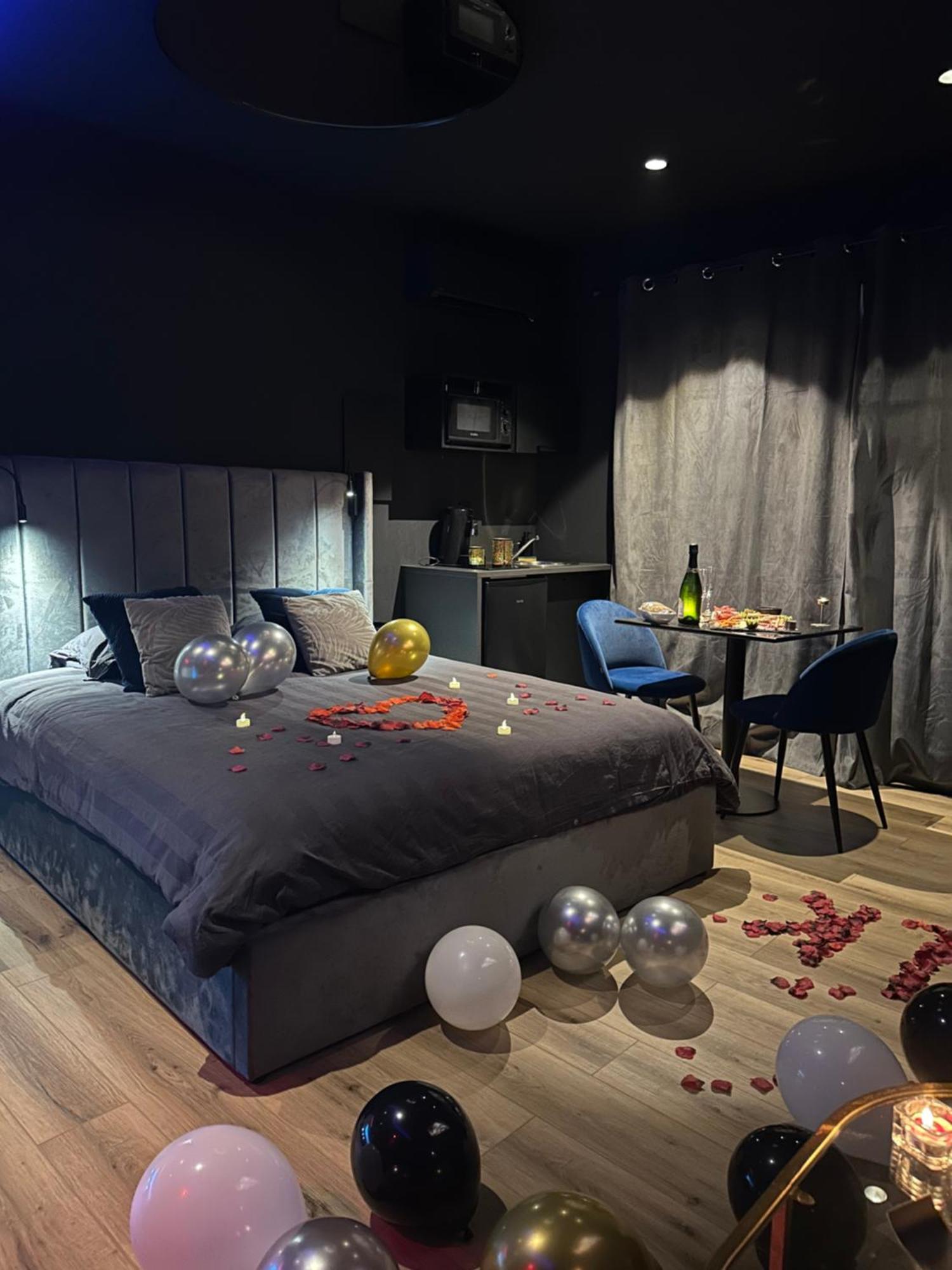 Loveroomxspa Bourg-Saint-Christophe Exteriér fotografie