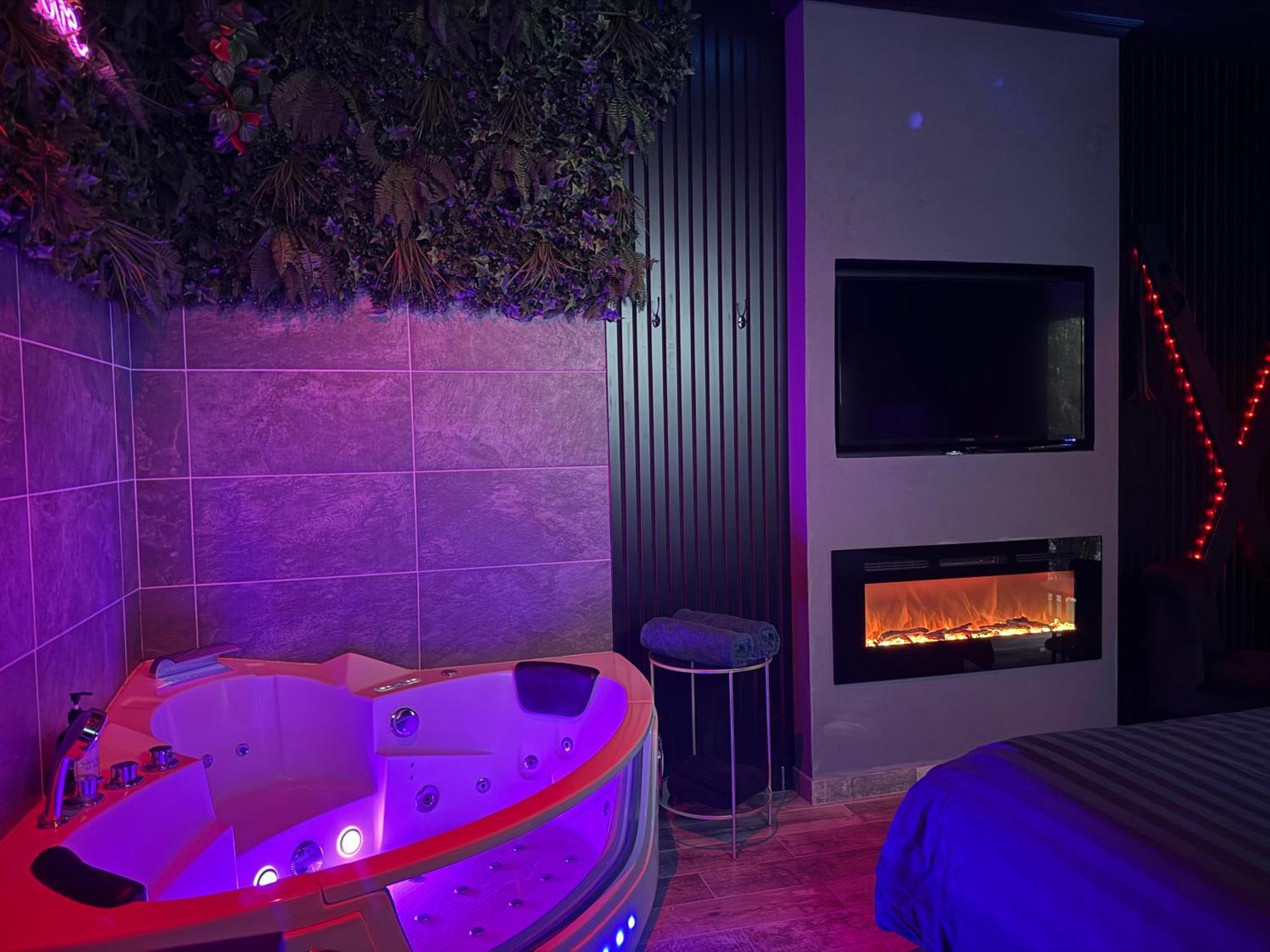 Loveroomxspa Bourg-Saint-Christophe Exteriér fotografie
