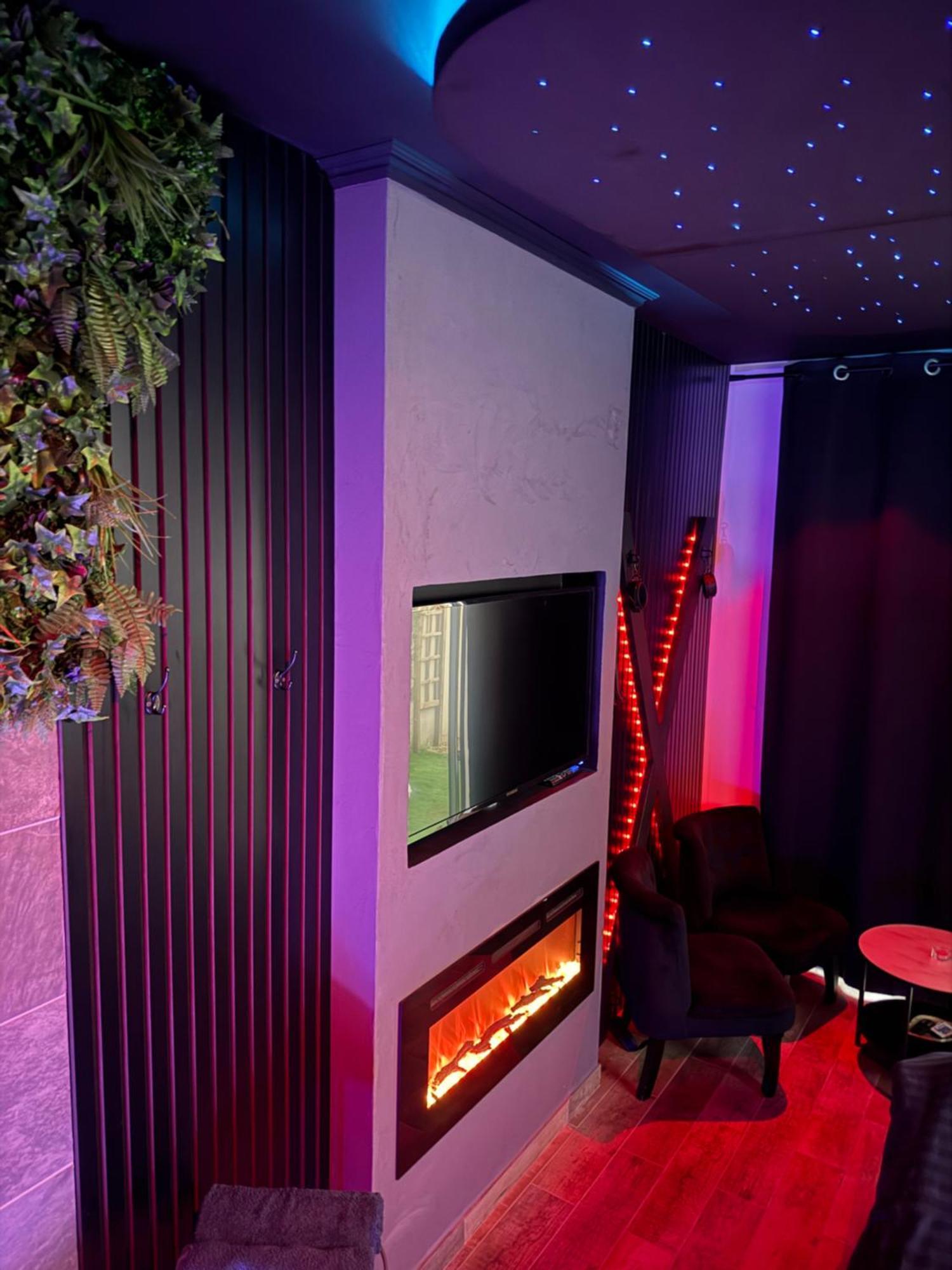 Loveroomxspa Bourg-Saint-Christophe Exteriér fotografie